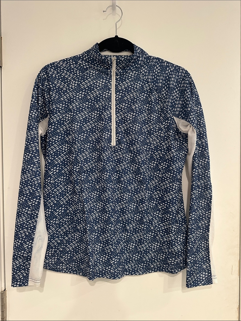 EUC Pebble Beach brand Women’s Navy Patterned Half-Zip Long Sleeve Top, size M